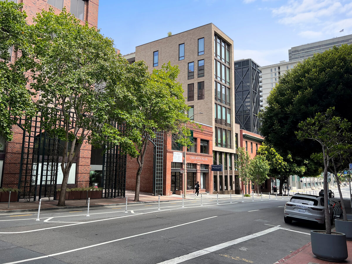 Luxury bay front development with mechanical garage